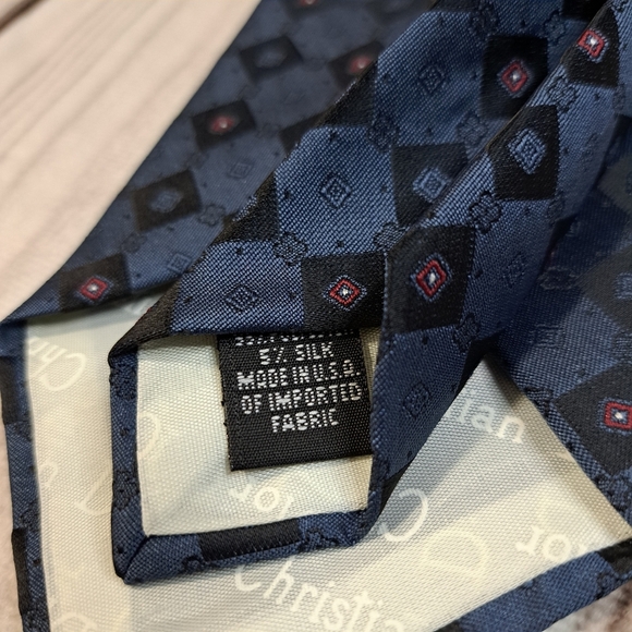 Christian Dior Elegant Blue, Black, and Red Patterned Tie - Picture 4 of 7